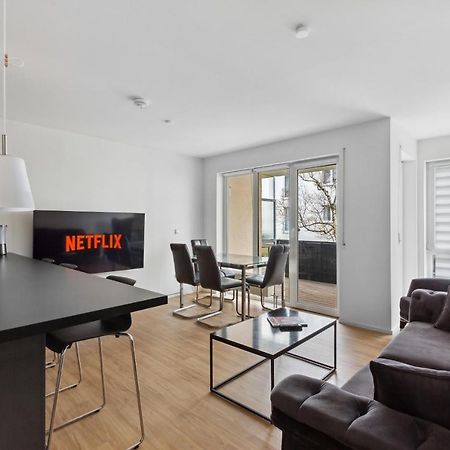 Eindrucksvolle Zwei-Zimmer-Wohnung Mit Balkon Und Grosser Kueche Лейпциг Екстер'єр фото